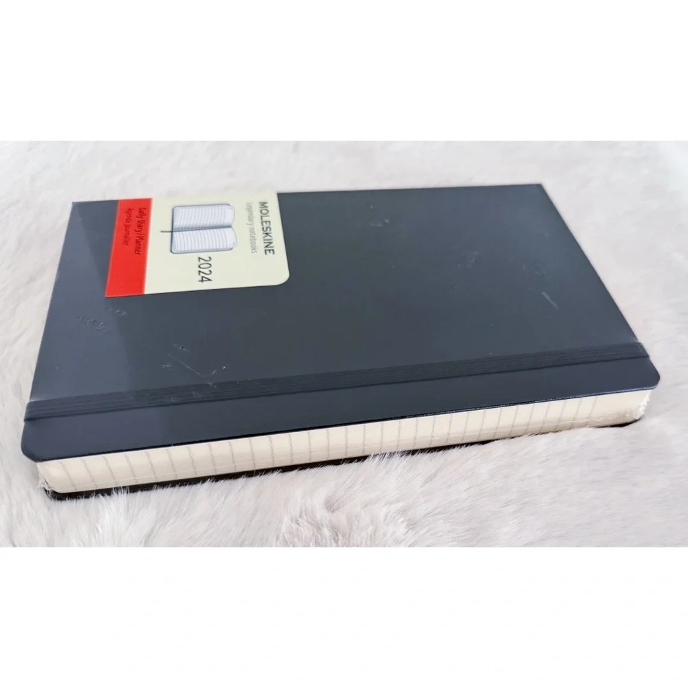 MOLESKINE Classic 12 Month 2024 Daily Planner